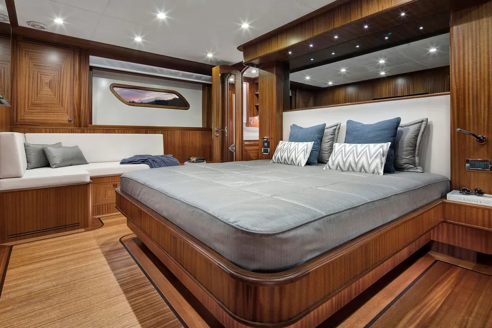 Alecto, 2022 Vicem Yachts Classic 82 Flybridge, photo 8