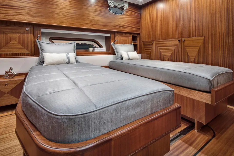 Alecto, 2022 Vicem Yachts Classic 82 Flybridge, photo 9