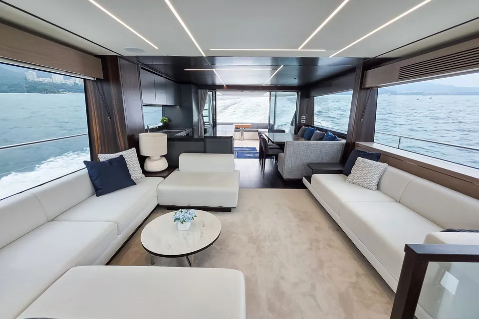 Upway, 2024 Sunseeker 76 Yacht, photo 2