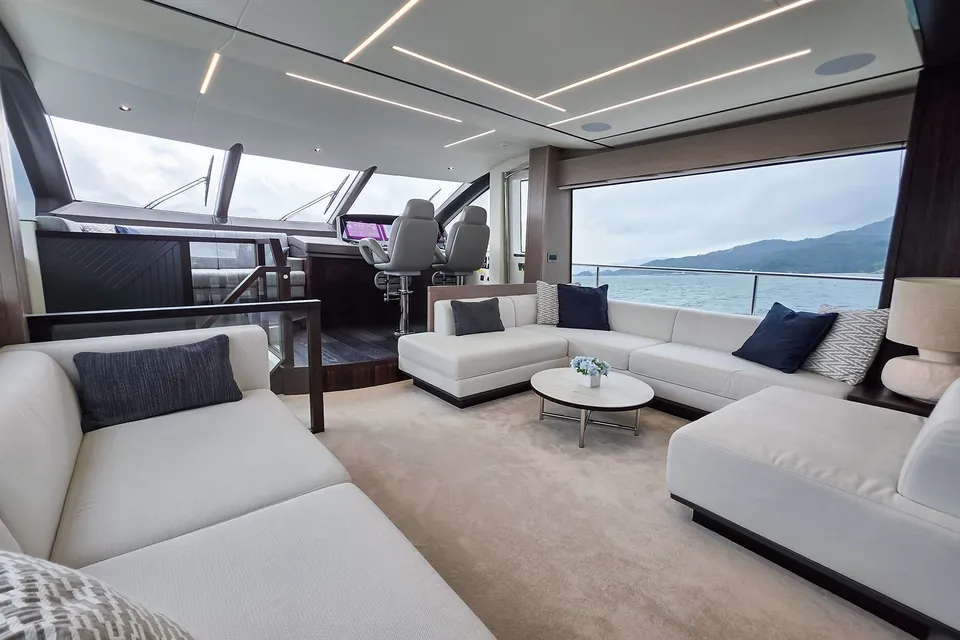 Upway, 2024 Sunseeker 76 Yacht, photo 3