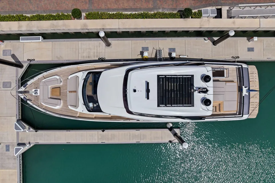 Lady F, 2023 Ferretti 860, photo 3