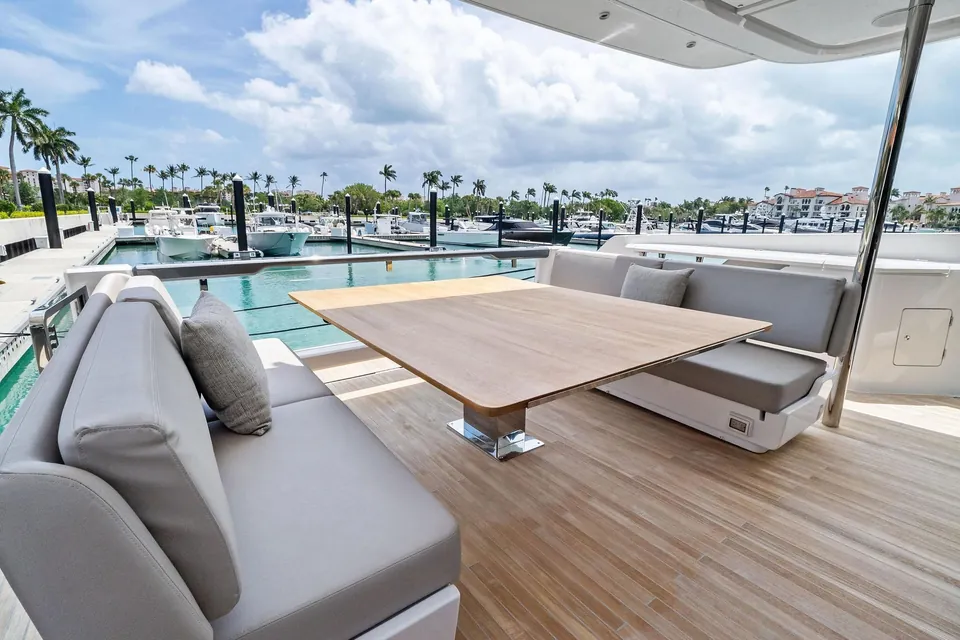 Lady F, 2023 Ferretti 860, photo 8