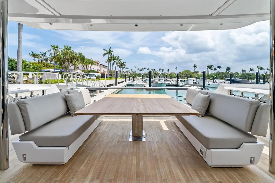 Lady F, 2023 Ferretti 860, photo 9