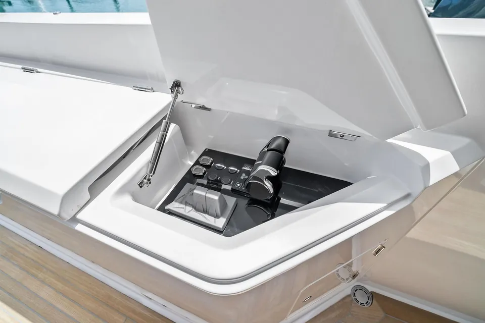 Lady F, 2023 Ferretti 860, photo 18