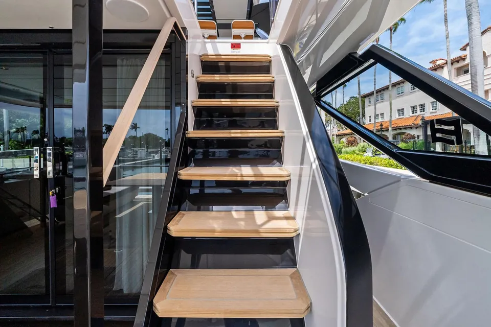 Lady F, 2023 Ferretti 860, photo 19