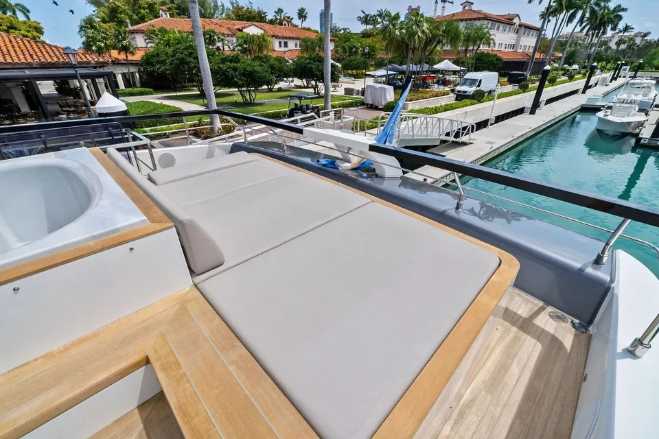Lady F, 2023 Ferretti 860, photo 20
