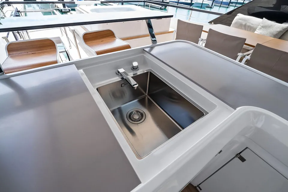 Lady F, 2023 Ferretti 860, photo 26