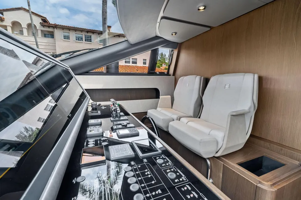 Lady F, 2023 Ferretti 860, photo 33