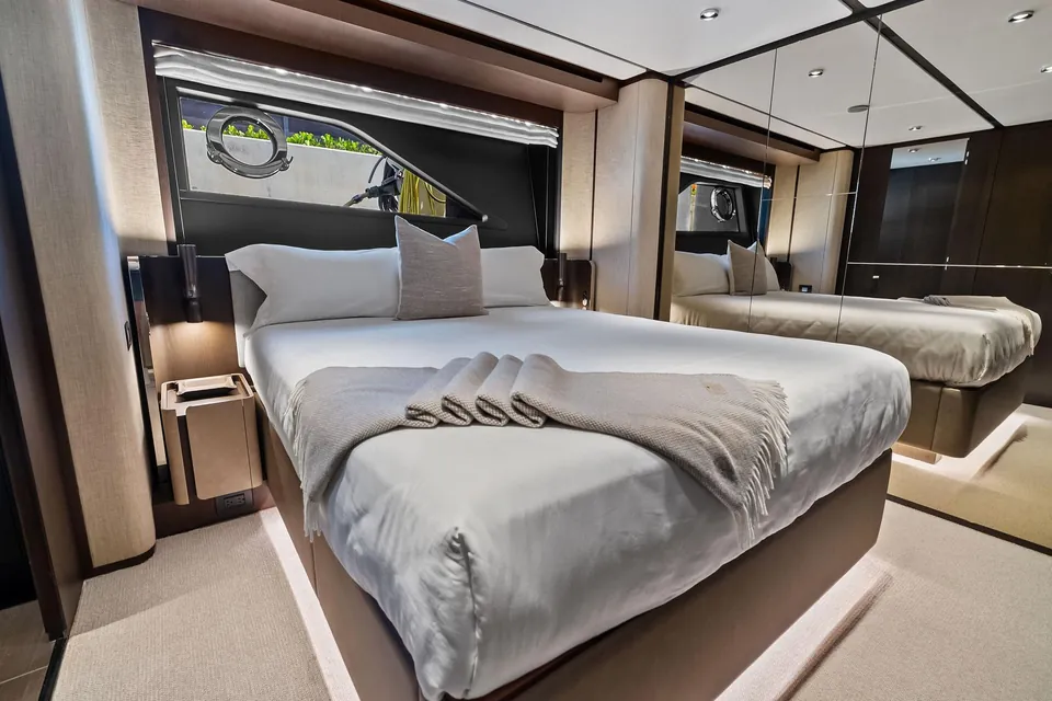 Lady F, 2023 Ferretti 860, photo 46