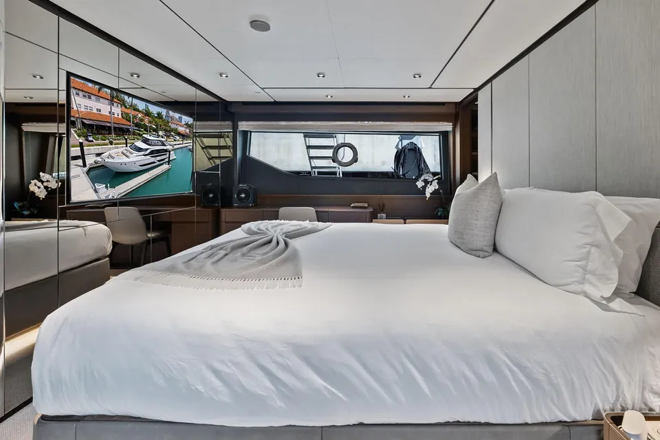 Lady F, 2023 Ferretti 860, photo 58