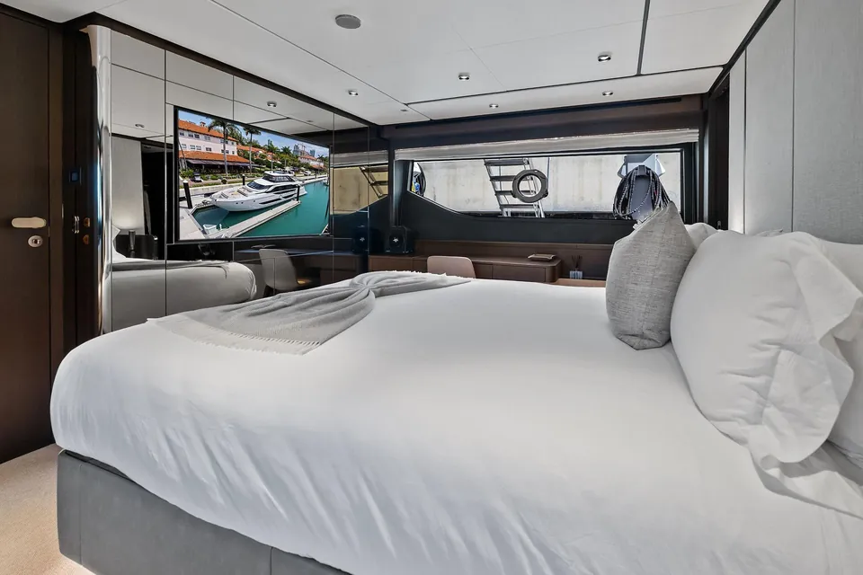 Lady F, 2023 Ferretti 860, photo 59