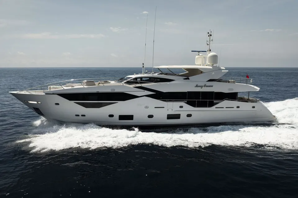 Mercy Oceans, 2018 Sunseeker 116 Yacht, photo 3