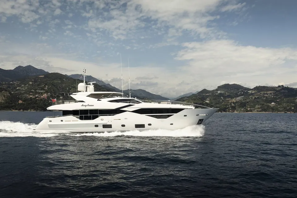 Mercy Oceans, 2018 Sunseeker 116 Yacht, photo 4
