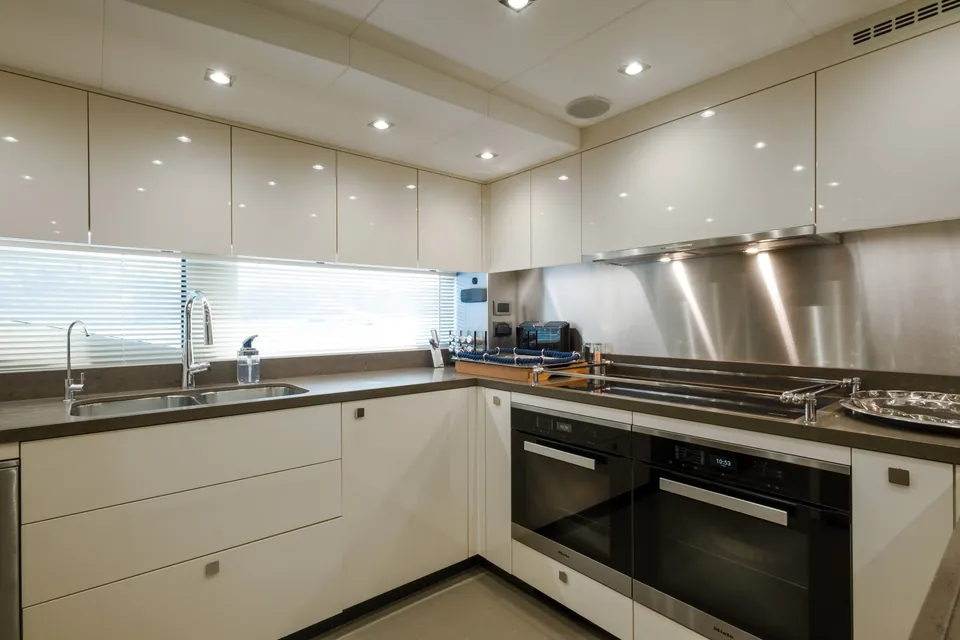 Mercy Oceans, 2018 Sunseeker 116 Yacht, photo 43