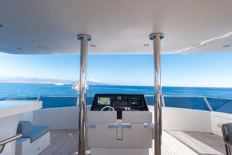 Ray, 2025 Numarine 32XP, photo 25