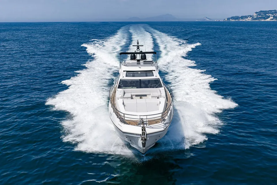 JR 28, 2020 Azimut, photo 2
