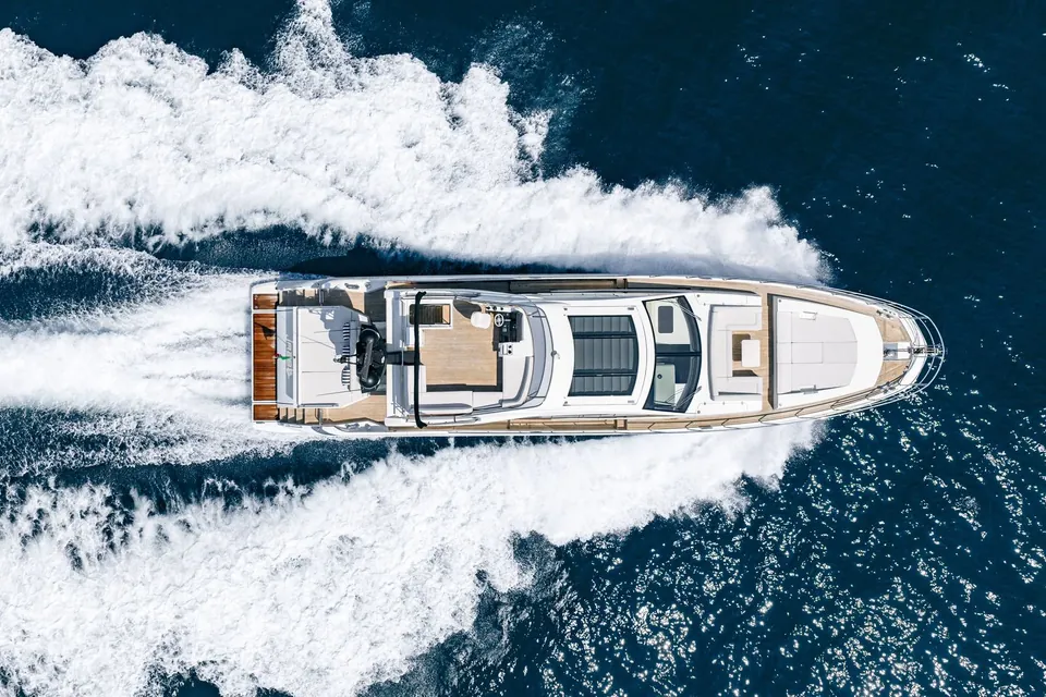JR 28, 2020 Azimut, photo 4