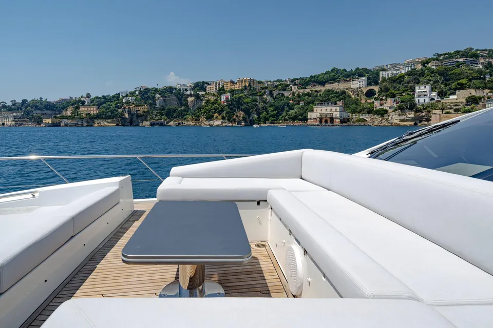 JR 28, 2020 Azimut, photo 14