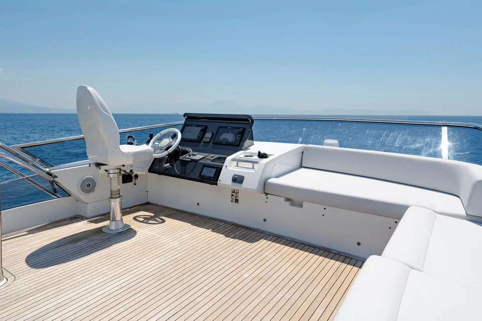 JR 28, 2020 Azimut, photo 17
