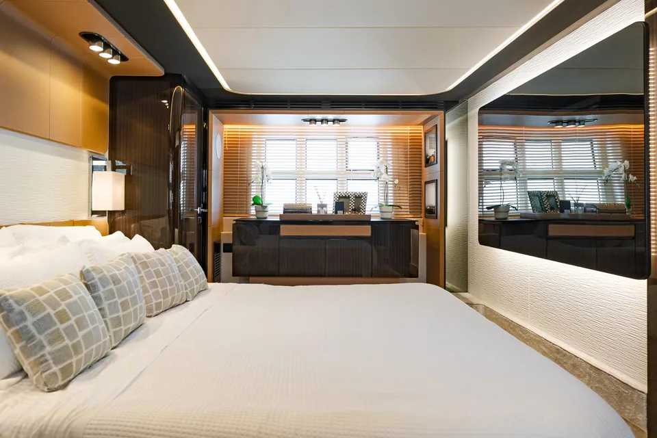 JR 28, 2020 Azimut, photo 32