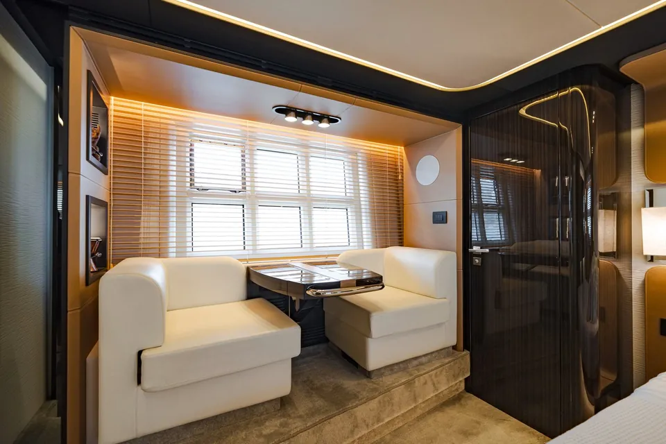 JR 28, 2020 Azimut, photo 33