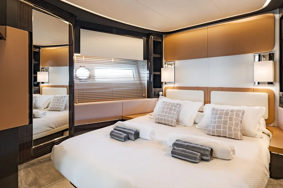 JR 28, 2020 Azimut, photo 37