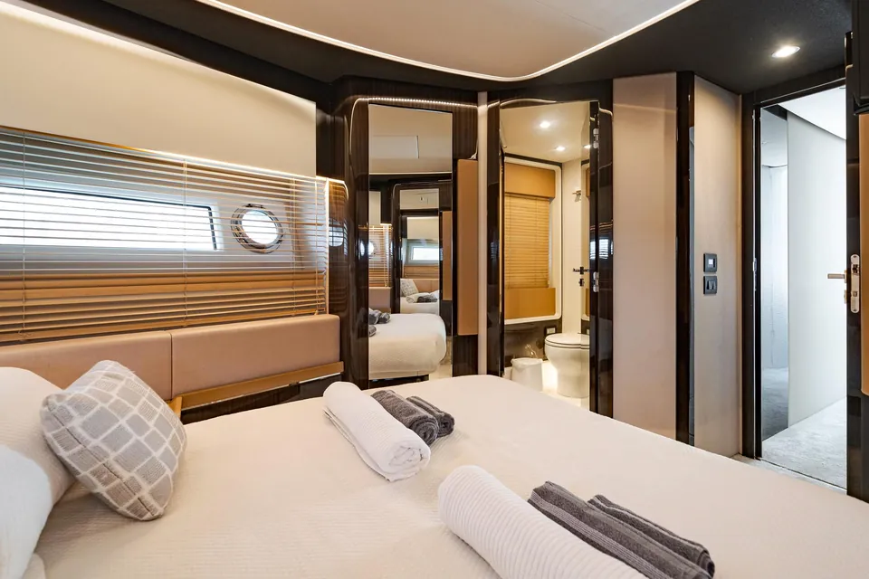 JR 28, 2020 Azimut, photo 38