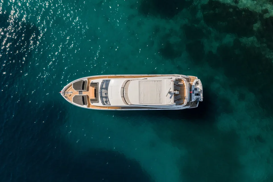 Top Level, 2018 Sunseeker 76 Yacht, photo 3