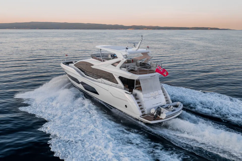 Top Level, 2018 Sunseeker 76 Yacht, photo 7