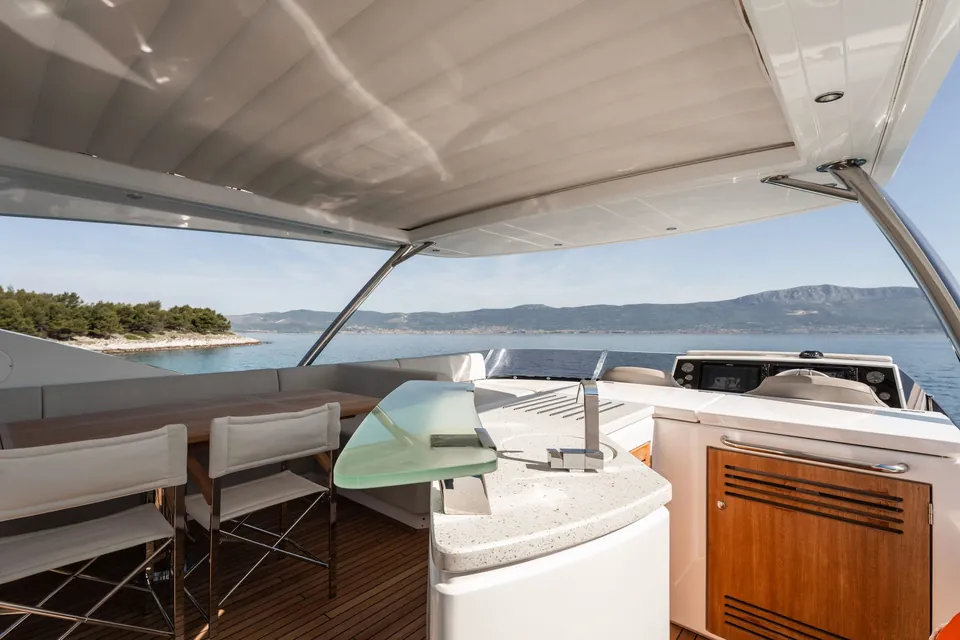 Top Level, 2018 Sunseeker 76 Yacht, photo 10