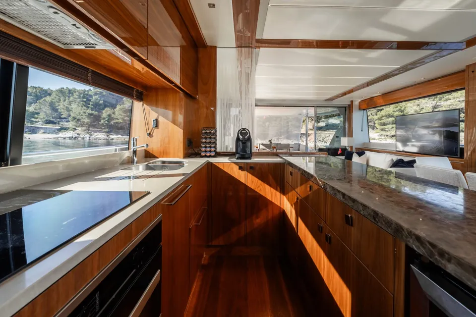 Top Level, 2018 Sunseeker 76 Yacht, photo 22
