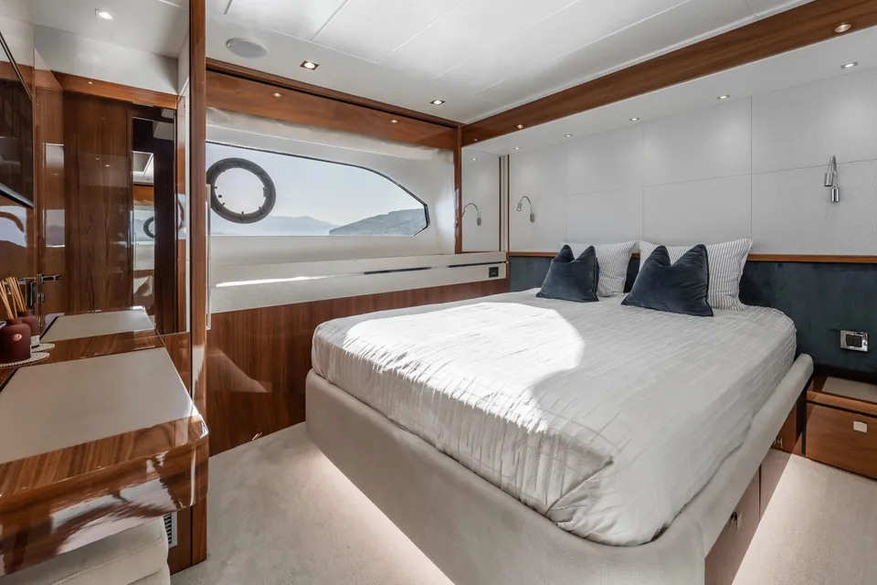 Top Level, 2018 Sunseeker 76 Yacht, photo 34