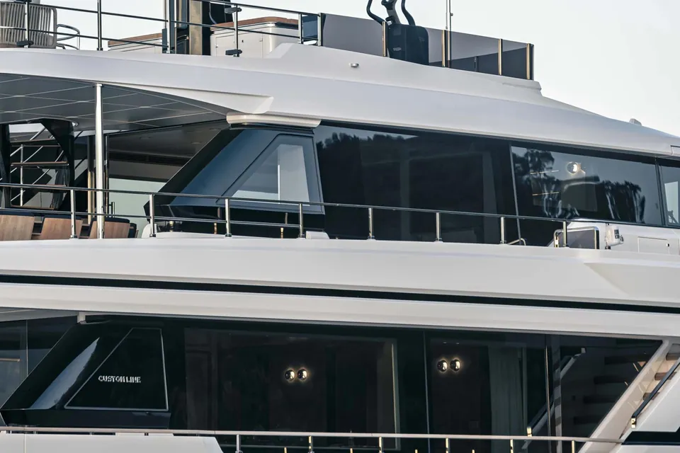 Belle Ile, 2023 Custom Line Navetta 30, photo 10