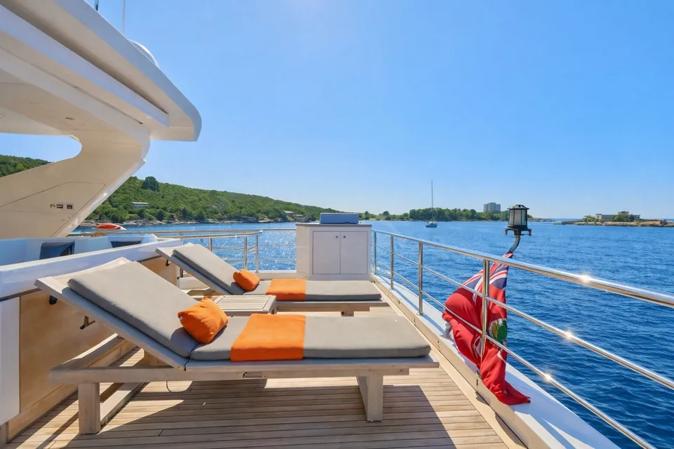 Silvia, 2018 Azimut Grande 30M, photo 2