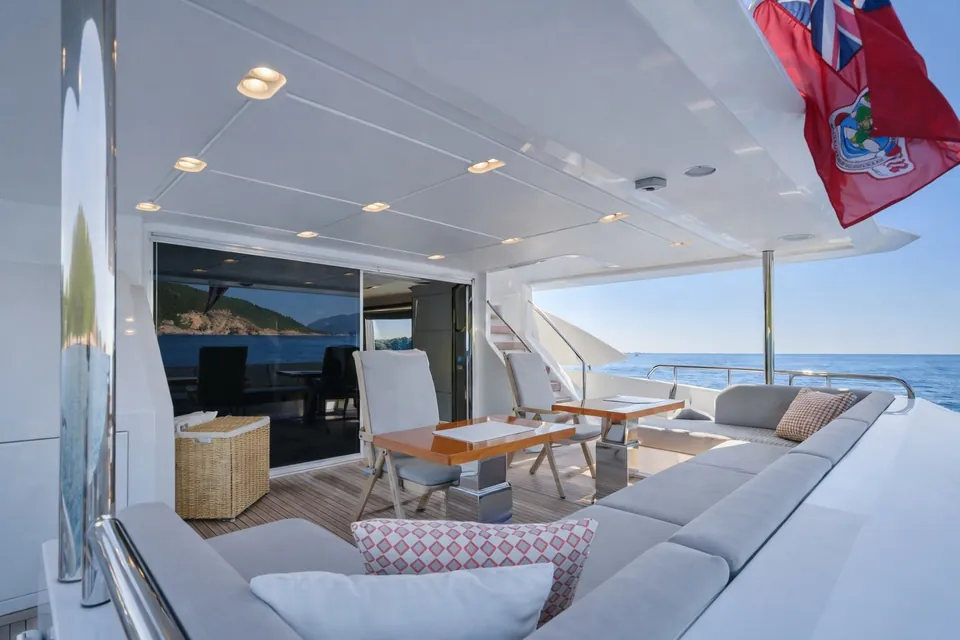 Silvia, 2018 Azimut Grande 30M, photo 13