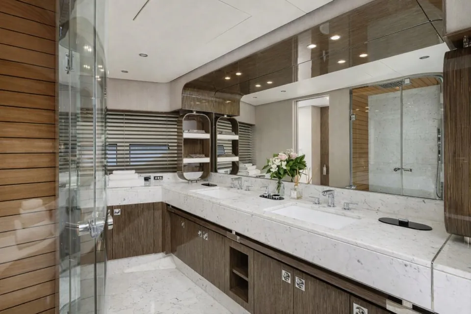 Silvia, 2018 Azimut Grande 30M, photo 20