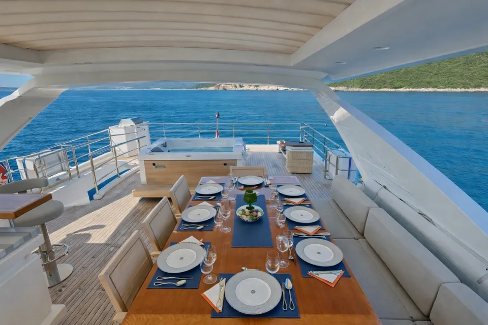 Silvia, 2018 Azimut Grande 30M, photo 28