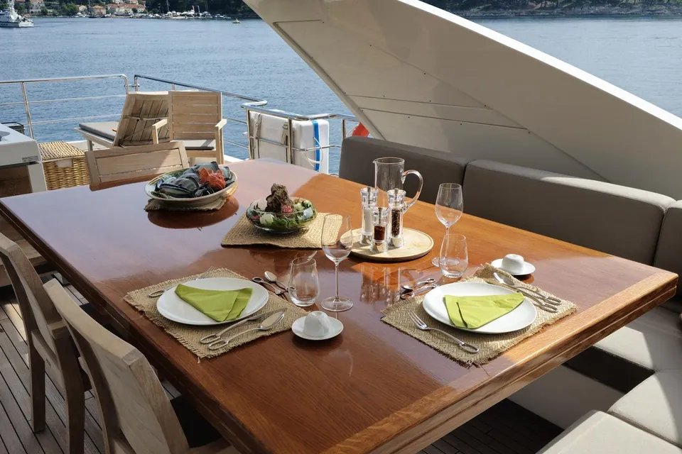 Silvia, 2018 Azimut Grande 30M, photo 29