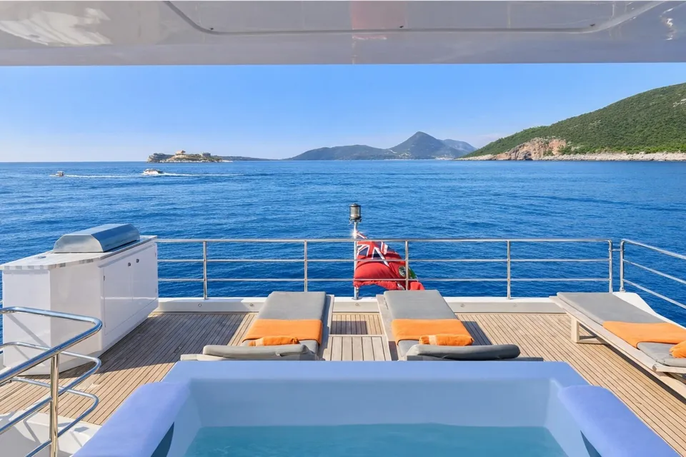 Silvia, 2018 Azimut Grande 30M, photo 31