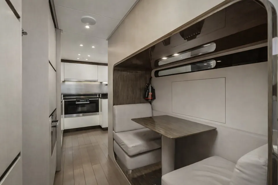Silvia, 2018 Azimut Grande 30M, photo 40
