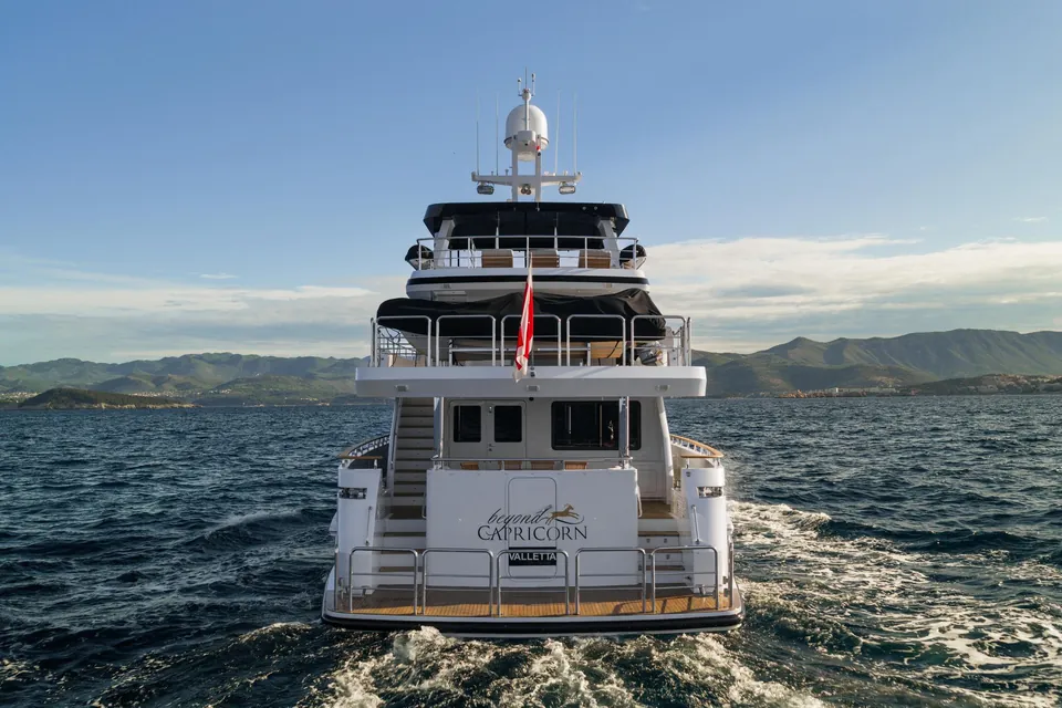 Beyond Capricorn, 2017 Bering Yachts Trawler, photo 5