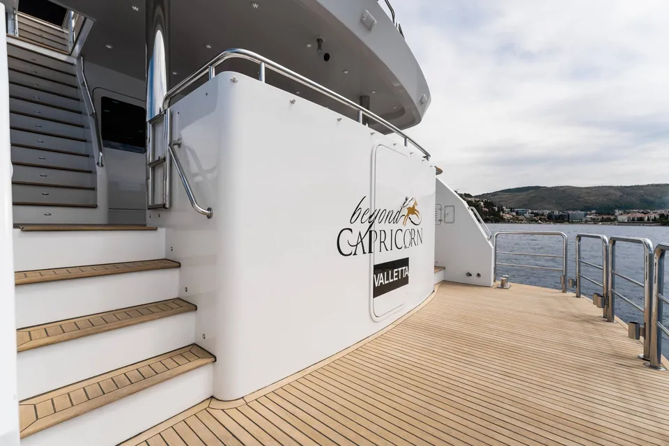Beyond Capricorn, 2017 Bering Yachts Trawler, photo 6