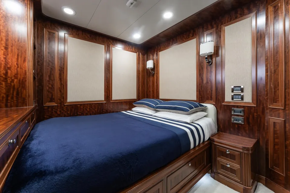 Beyond Capricorn, 2017 Bering Yachts Trawler, photo 20