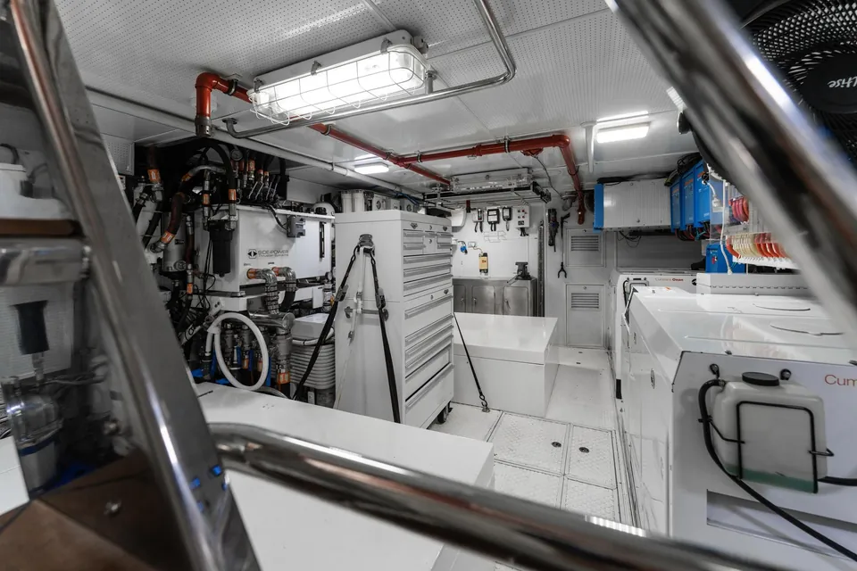 Beyond Capricorn, 2017 Bering Yachts Trawler, photo 38