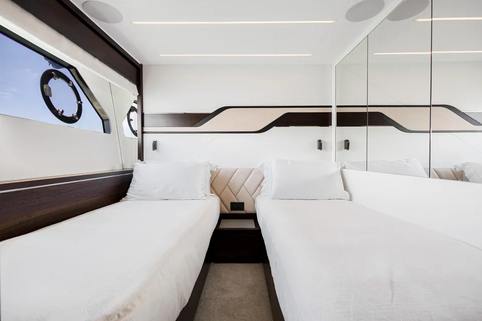 Blossom, 2023 Sunseeker, photo 32