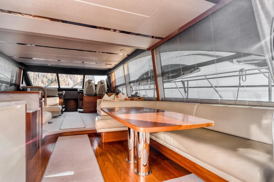True Riviera, 2016 Princess 68 Fly, photo 7