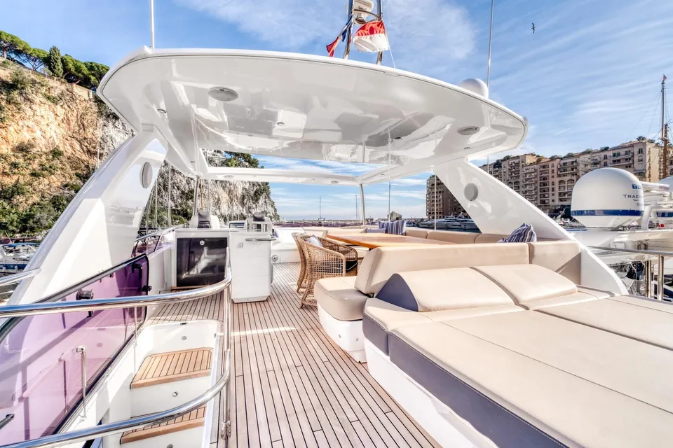 True Riviera, 2016 Princess 68 Fly, photo 19