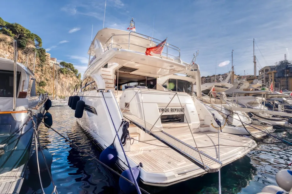 True Riviera, 2016 Princess 68 Fly, photo 28