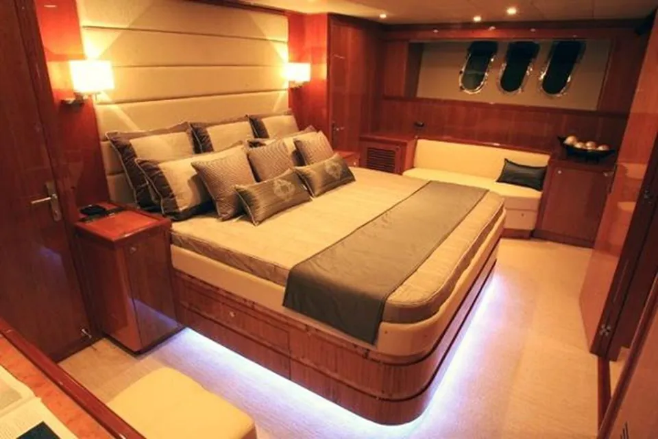 Johnson 83' Flybridge W/Hydraulic Platform, 2026 Johnson Yachts Flybridge Motor Yacht, photo 5