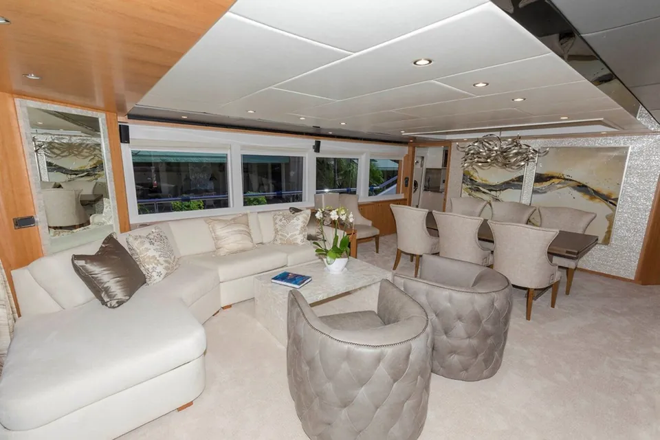Johnson 93 Open Bridge, 2026 Johnson Yachts Open Flybridge with Hydraulic Platform, photo 2